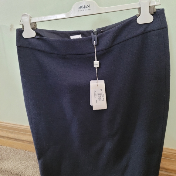 Armani Collezioni women's size 10 Skirt